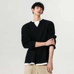 Round-neck sweatshirt with retro stitching